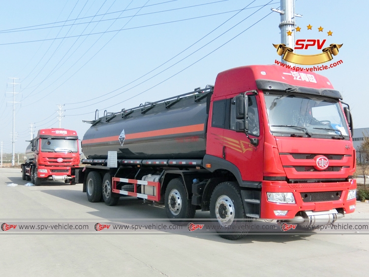 Right front view of Chemical Liquid Tanker Truck FAW